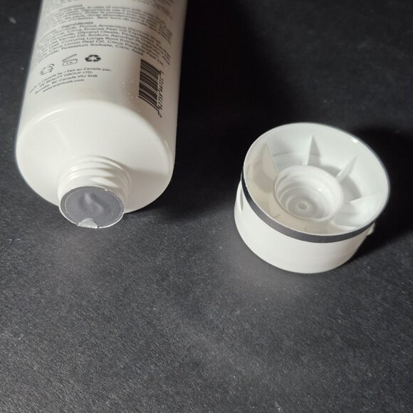 Scentuals Brightening Body Scrub - Picture 4 of 5